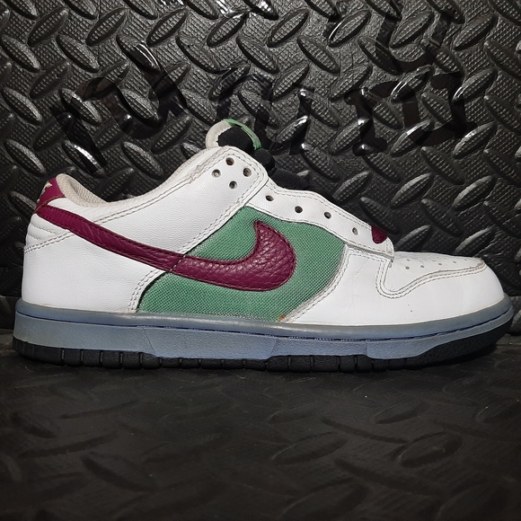 Nike Shoes - Nike Dunk Low 2008 Logan Berry and Tourmaline 317813-161 women's size 7